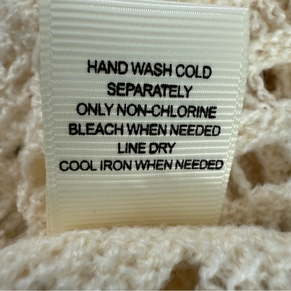 🖤 Ultra Pink Crochet Cardigan – Size L - Picture 5 of 6